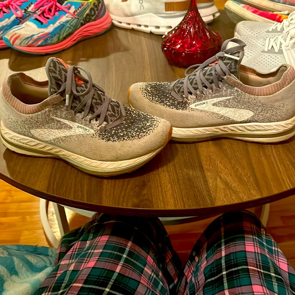 Brooks size 8 women’s good shape just needs cleaned a little